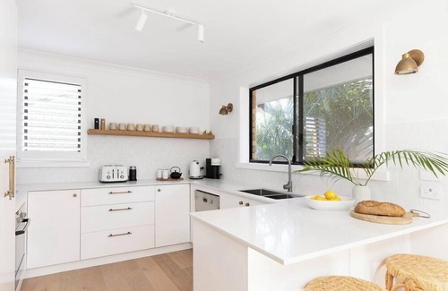North Creek Apartment | ‘TINGUM’ - A Bahamian Island word used to describe a place