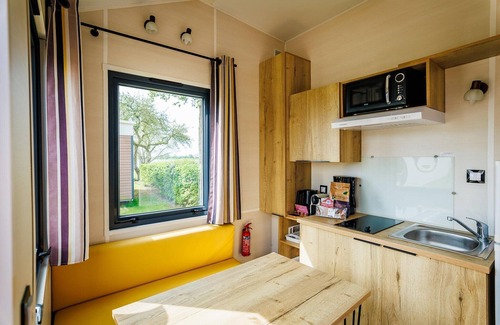 Maurik Ski Chalet | Tiny Beach House near Dutch Coastline