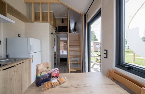 Maurik Ski Chalet | Tiny Beach House near Dutch Coastline