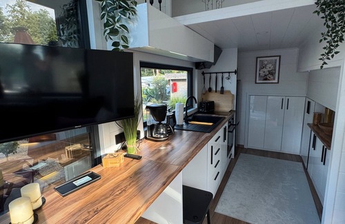 Plaue House | Tiny House Queen Dream with Private Terrace, Private Garden and Wi-Fi