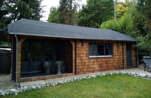 Niedenstein Apartment | Tiny house 'Weißenthalsmühle Eichenhäuschen' with Private Terrace