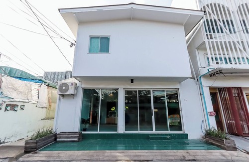 Bang Sue House | Tiny House Bangson at Bangsue Grand Station
