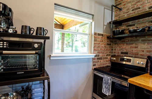 Canyon Lake Apartment | Tiny Home in Canyon Lake 5 mins to Lake & River, Prime Area, Pet Friendly!