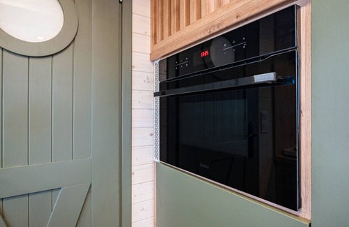 Hagen im Bremischen House | Tiny Home 'Ingo John' with Sea View, Wi-Fi and Air Conditioning