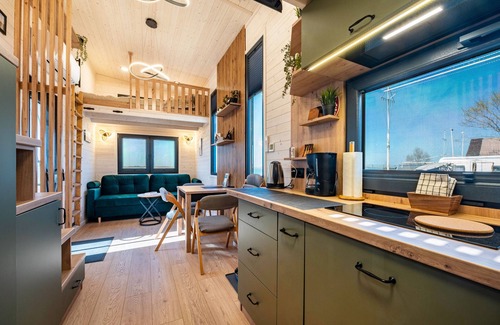 Hagen im Bremischen House | Tiny Home 'Ingo John' with Sea View, Wi-Fi and Air Conditioning
