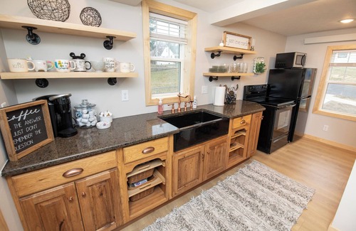 Sioux Falls House | Tiny Home on a Hill Close to Downtown, Sanford Premier Center and Airport