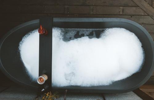 Cardiff South House | Tiny home, Outdoor bath, Infrared Sauna, Fire pit