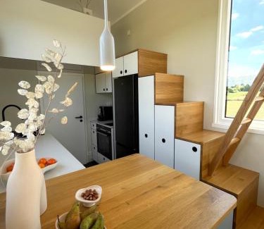 Rhedebrugge Apartment | Tiny House Alpakablick - inklusive gratis Alpaka Meet & Greet