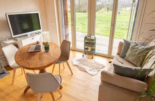 Brugg House | Tiny House Chez Claudine - Relaxen, Workspace, Nähe Thermen, Netflix, free Parking & Wifi