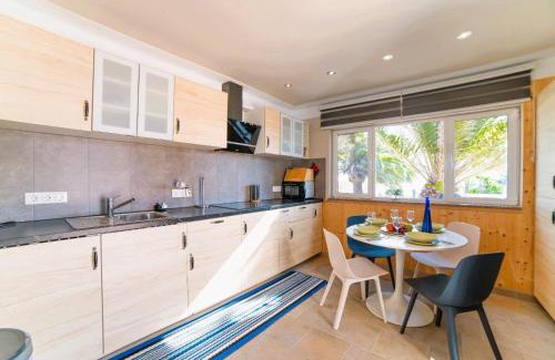 La Asomada Apartment | Tiny House MADORA - sea view - amazing garden - quiet location - Bodegas & hiking trails nearby