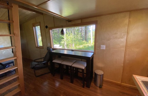 White Salmon House | Tiny house on 6 quiet acres with outdoor nsteam sauna, and views. Pet friendly!