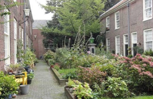 Municipality of Leiden Apartment | tnComplete 3 bedr wonderful GETAWAY available in a perfect location in LEIDEN !