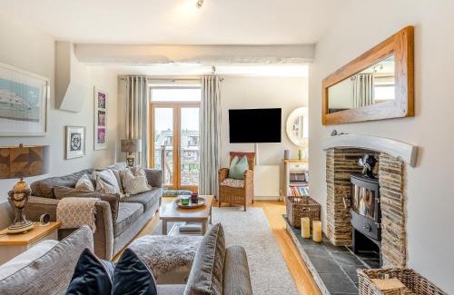 Bugford House | Toffee Apple
