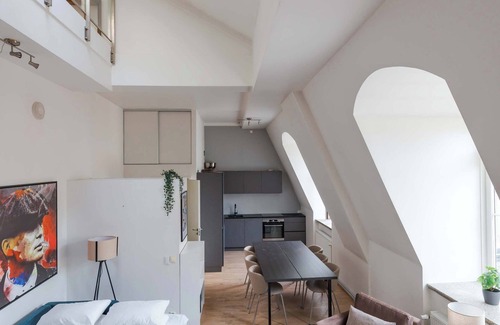 Oslo City Centre Apartment | Tollbugata Retreat l Rooftop l Smart-TV l 6 Guests