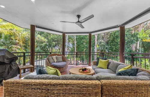 Toogoom House | Toogoom Beach Vibes. Absolute Beachfront Home with pool! 4BR