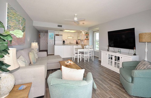 Stuart House | Top Floor - Corner Unit Ocean Front