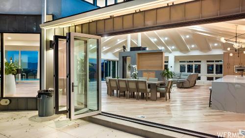 Olympus Cove Apartment | Top Olympus Luxury Estate Spa, Pool, Pickleball & more