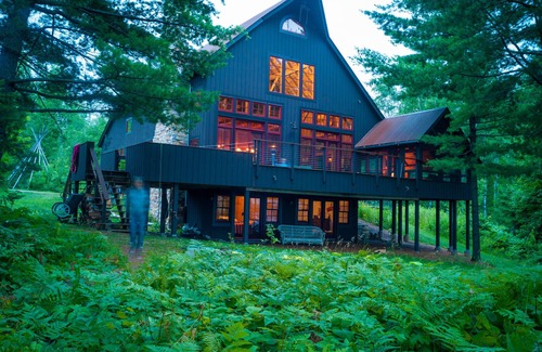 La Pointe Cottage | Top rental -MN Monthly Magazine. Sleeps 16. nCome make unforgettable memories. n