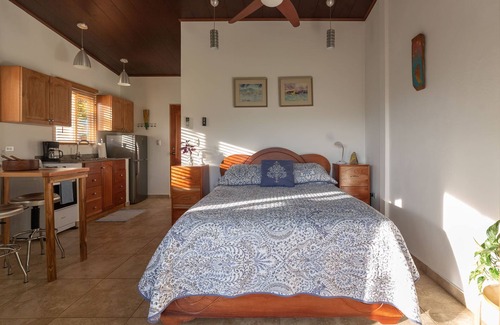 Torio House | Torio guesthouse with panoramic view of mountains & walking distance to beach