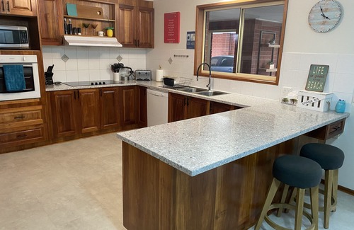 Torquay House | Torquay Shores - Family, Friends, Pets Welcome!