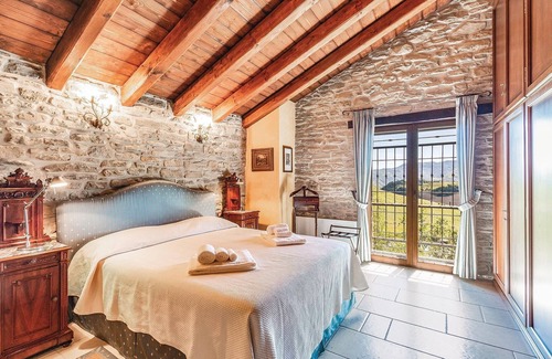 Firenzuola House | Torre delle Rose is a wonderful vacation villa created by the careful renovation of a farmhouse in a