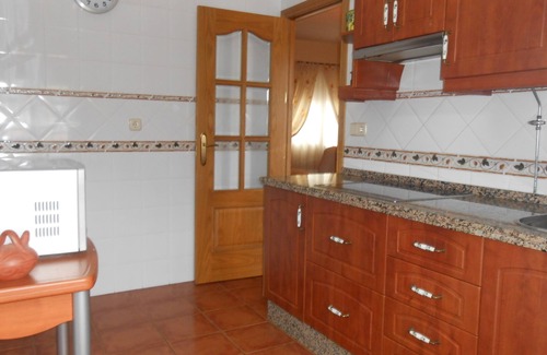 Alcala de Guadaira Ski Chalet | TOURIST ACCOMMODATION VILLA. 14 SEATS. 5 BEDROOMS. POOL AND GARDEN,