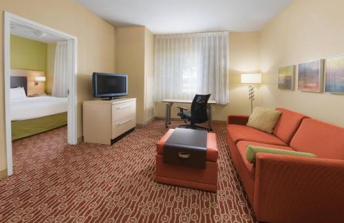 Clute Hotel | TownePlace Suites by Marriott Lake Jackson Clute