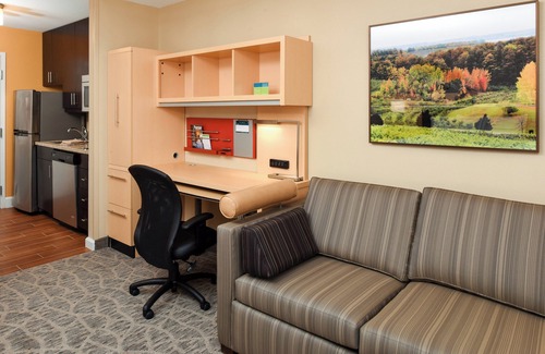 Commerce Township Hotel | TownePlace Suites Detroit Commerce