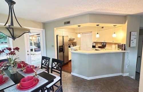 Crestline Heights House | Townhouse by the River