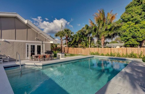 North Palm Beach House | Tradewind Estate: Entertainment Loft & Heated Saltwater Pool!