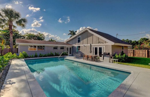 North Palm Beach House | Tradewind Estate: Entertainment Loft & Heated Saltwater Pool!