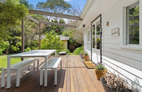 Merricks House | Traditional 1920's cottage in Merricks