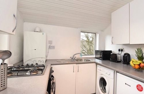 Coatbridge Apartment | Traditional first floor apartment close to train station
