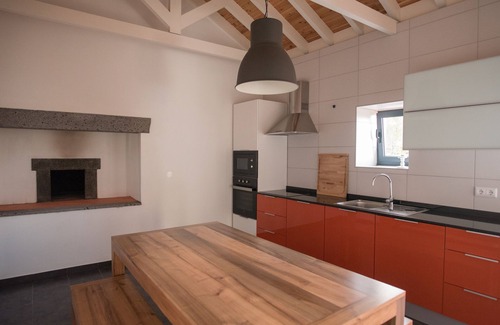 Sao Roque do Pico House | Traditional house restored in private and quiet environment near the sea
