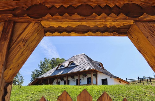 Bran House | Traditional House with hot tub and sauna in Bran - Casa de la Nuci