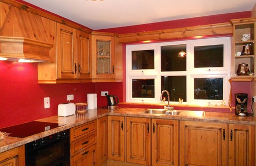 Rosmuck Cottage | Traditional Irish Cottage In The Heart Of Connemara with WI-FI