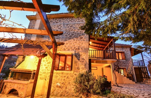 Ano Trikala House | Traditional stone house "Ilianthi"
