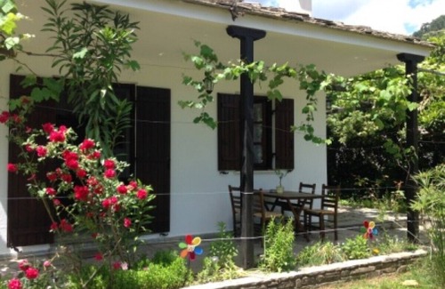 Golden Beach Villa | Traditional Villa with Wifi and Air Conditioning at only 150m from the Beach !