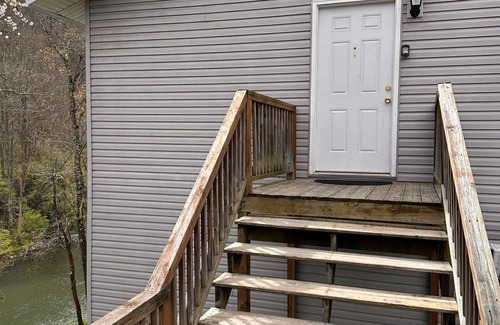 Freeman Apartment | Trail 10 Hideaway, Entire Apartment in Freeman, WV