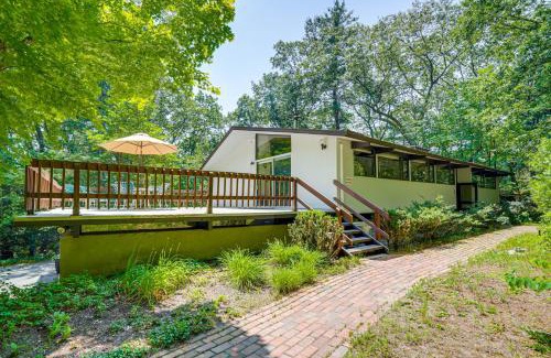 Dover House | Trail Access On-Site Gorgeous MCM Deck House!