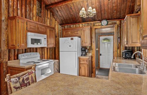 Florence House | Trails and Tails Getaway by Simple Life Rentals