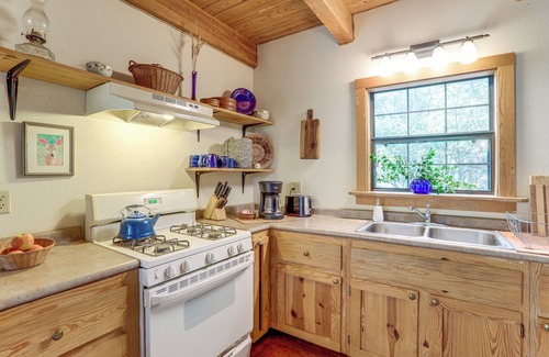 Fox House | Trails & Creek On-Site: Ozarks Retreat on 23 Acres