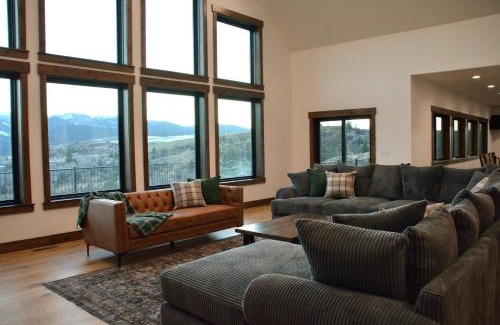 Irwin House | Trails End Lodge
