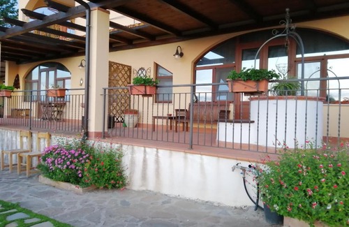 Ogliastro Cilento Bed & Breakfast | Tramonto Su Capri