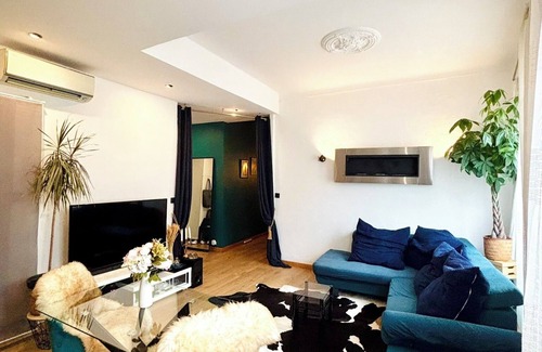 Riquier Apartment | Tramway, quiet pedestrian street near Garibaldi and Vieux-Nice