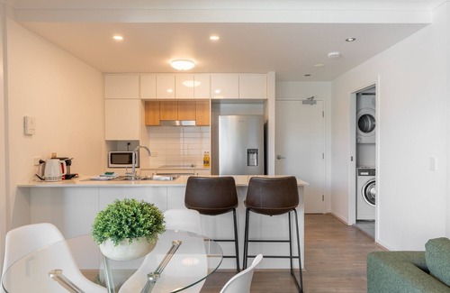 Bowen Hills Apartment | Tranquil 2-Bed Inner City Retreat with Parking