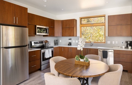 Wilson House | Tranquil 2-bedroom modern retreat