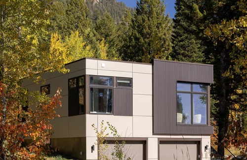 Wilson House | Tranquil 2-bedroom modern retreat