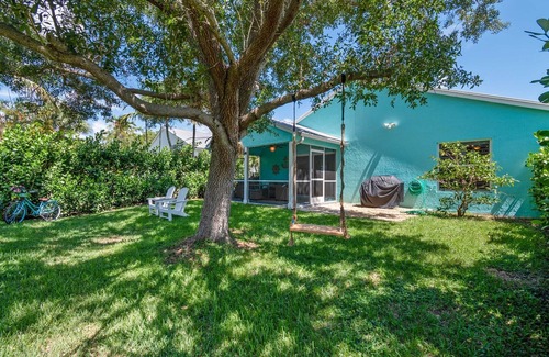 Old Jupiter Beach Road House | Tranquil 3-bedroom Jupiter, home, less than 2 miles from beach!