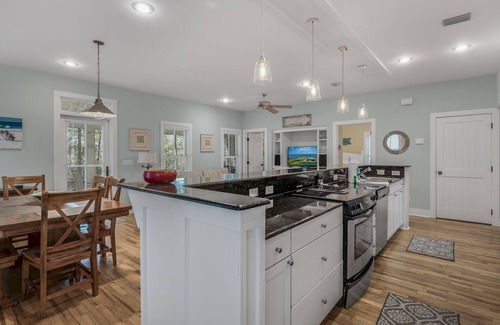 White's Gulfview House | Tranquil 30A Beach Bungalow: Steps from Sea, Pool with Golf Cart & Cruiser Bikes